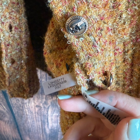 KARL LAGERFELD Women's Everyday Ruffle Long Sleeve
Sweater - Picture 7 of 7